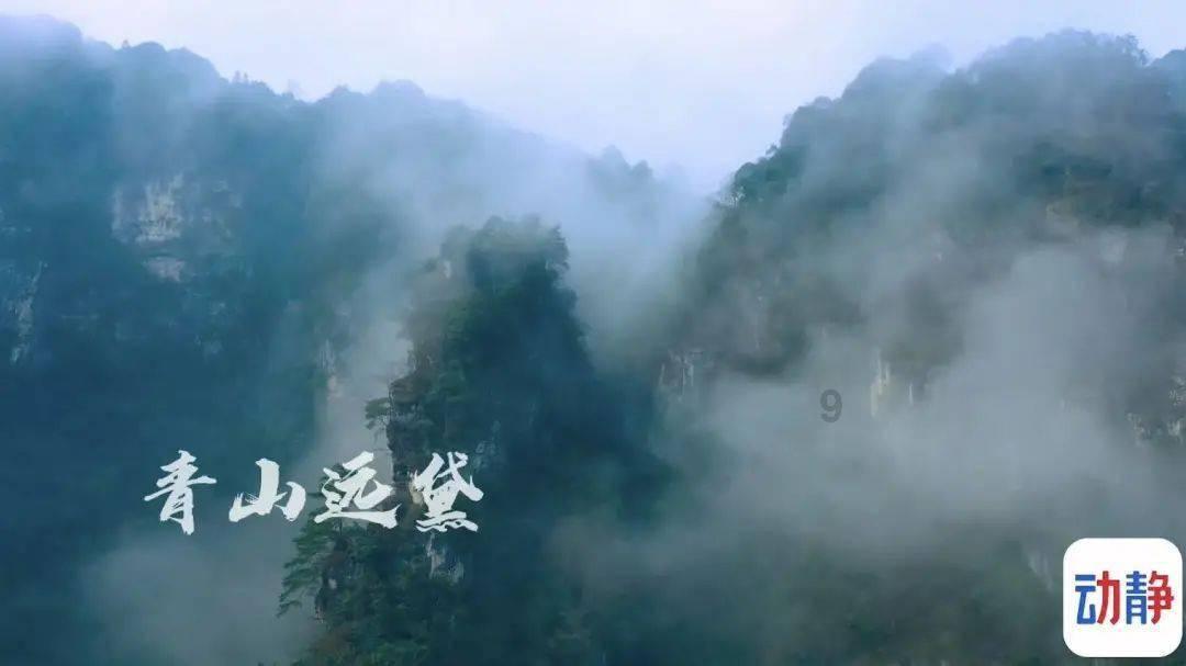 高中没有什么要好朋友，一个人独来独往的女生。长得很漂亮，活泼开朗，但她总是独来独往，是不是很奇怪？